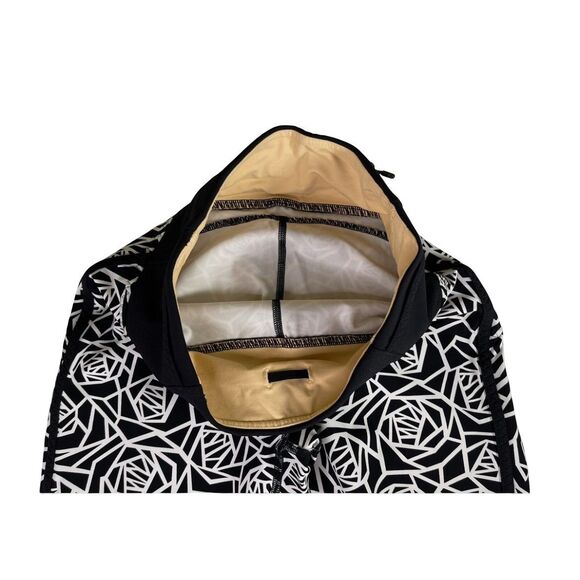 Lululemon Posey Floral Crops - Picture 12 of 12